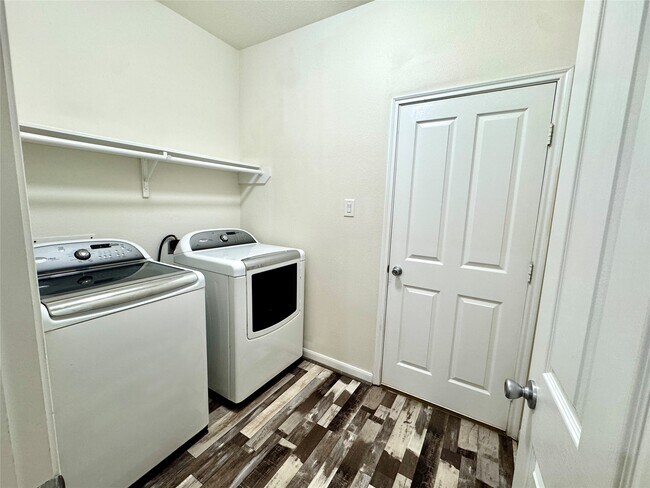 Building Photo - 18627 White Barnwood Ct