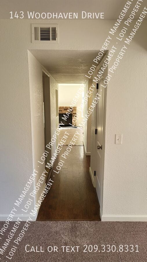 Building Photo - 143 Woodhaven Dr