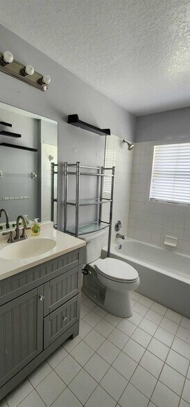 Building Photo - 146 Prestige Dr