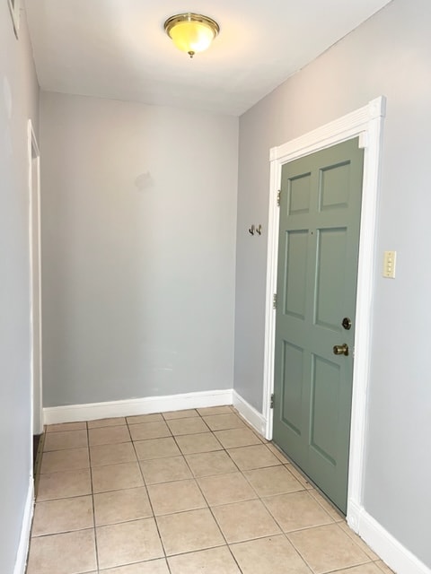 Building Photo - 302 Bowles Ave