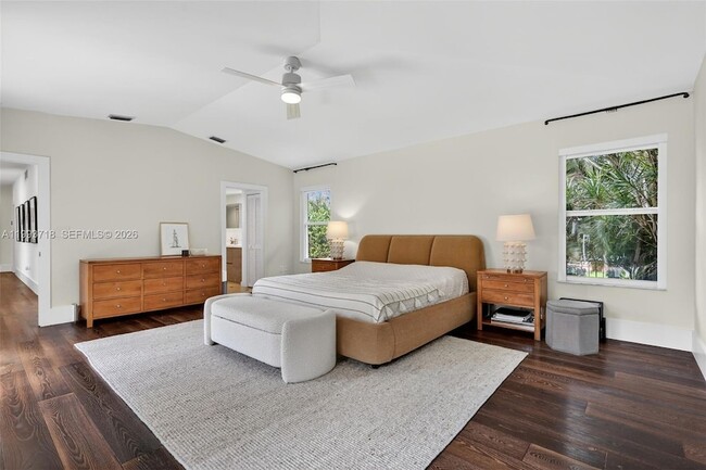 Building Photo - 3258 Riviera Dr