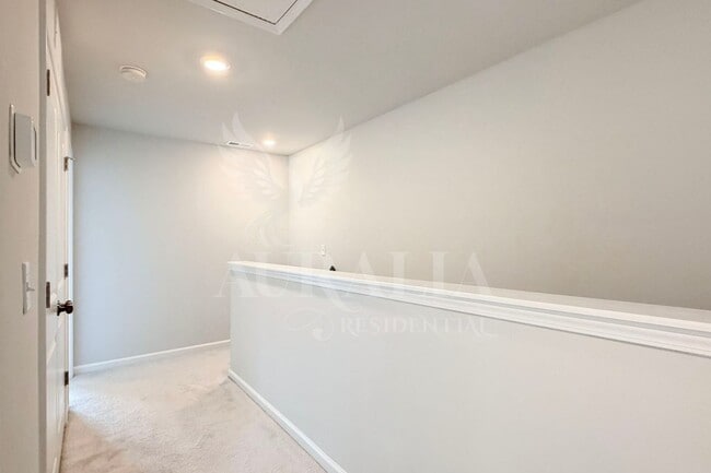 Building Photo - 3018 Brellon Ln
