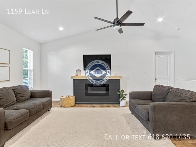 Building Photo - 1159 Lear Ln