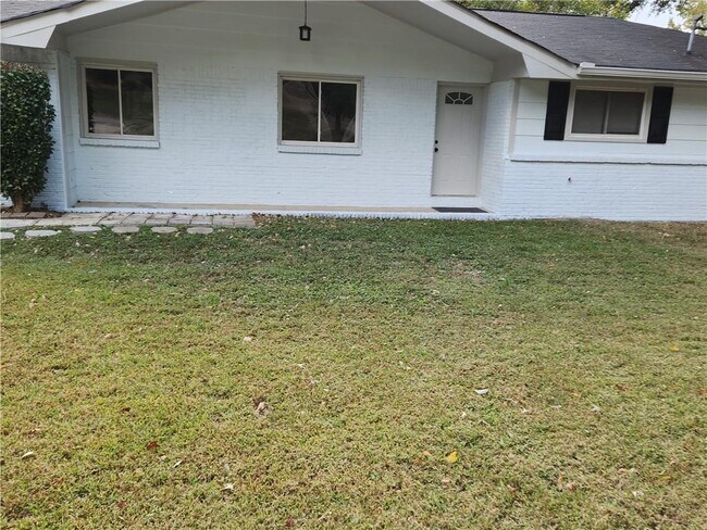 Building Photo - 171 Sarann Ct NW