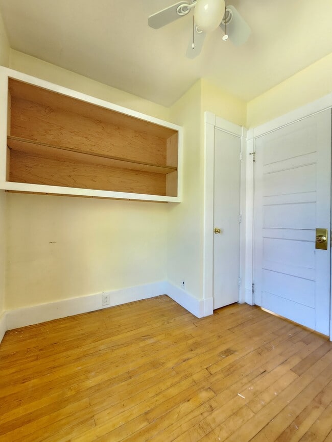 Building Photo - 387 College Ave