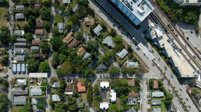 Building Photo - 3826 Oak Ave