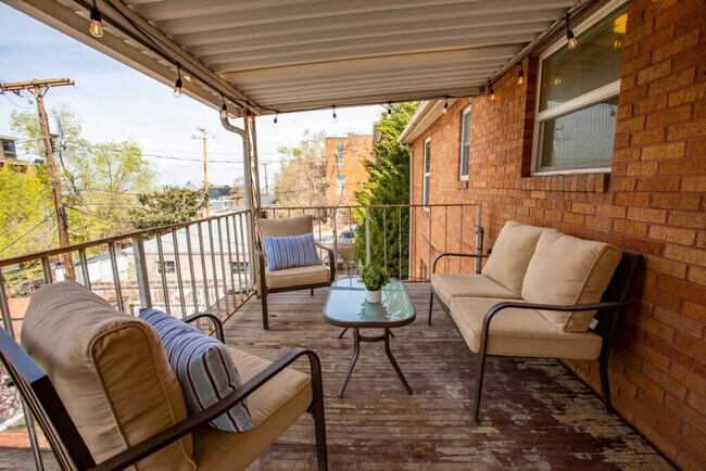 Building Photo - 239 N Center St