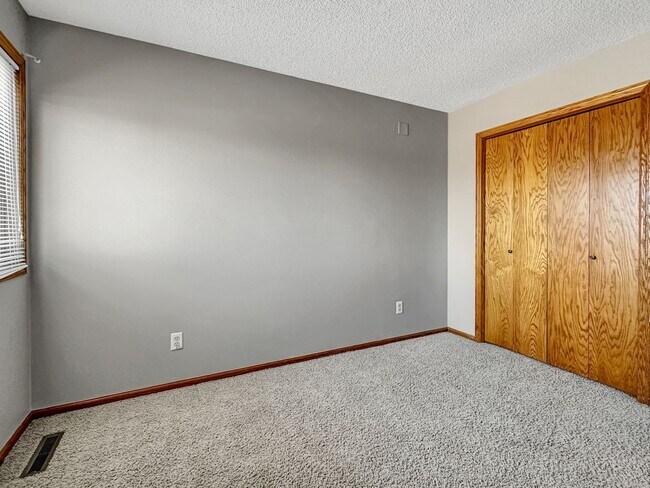 Building Photo - 9125 Prestwick Ct