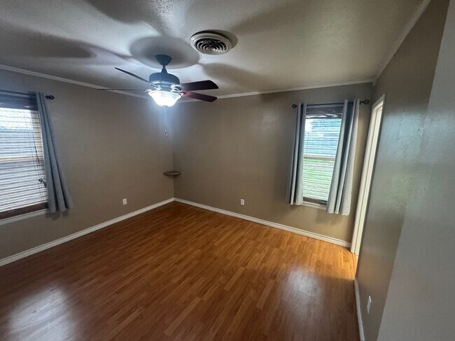 Building Photo - 4217 Redbud Ave