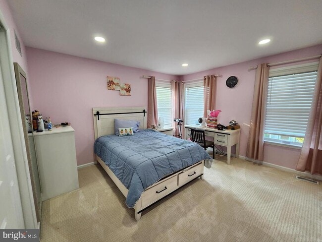 Building Photo - 498 Palmer Farm Dr