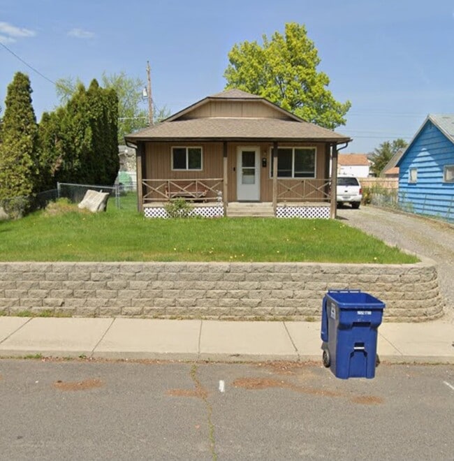 Primary Photo - 3503 E 33rd Ave