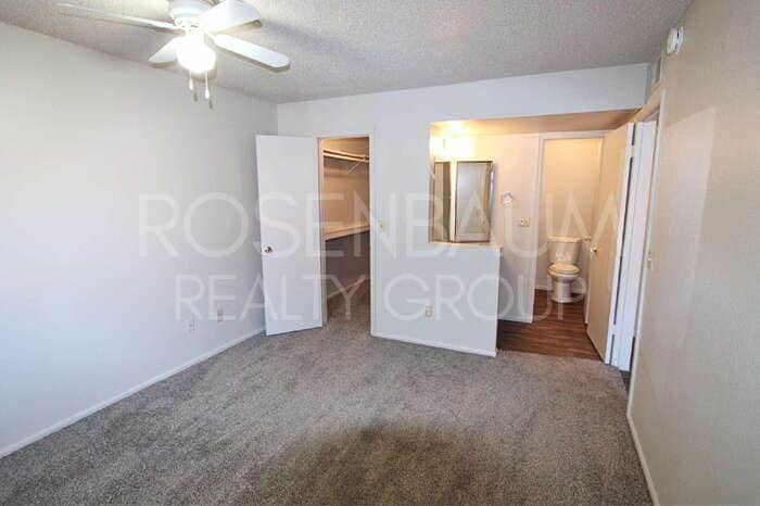 Building Photo - 623 W Guadalupe Rd