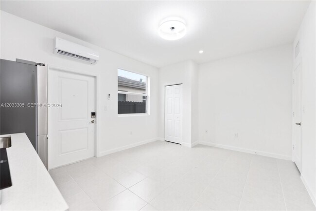 Building Photo - 18690 SW 136th Ct