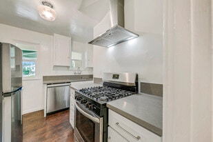 Building Photo - 1027 12th St