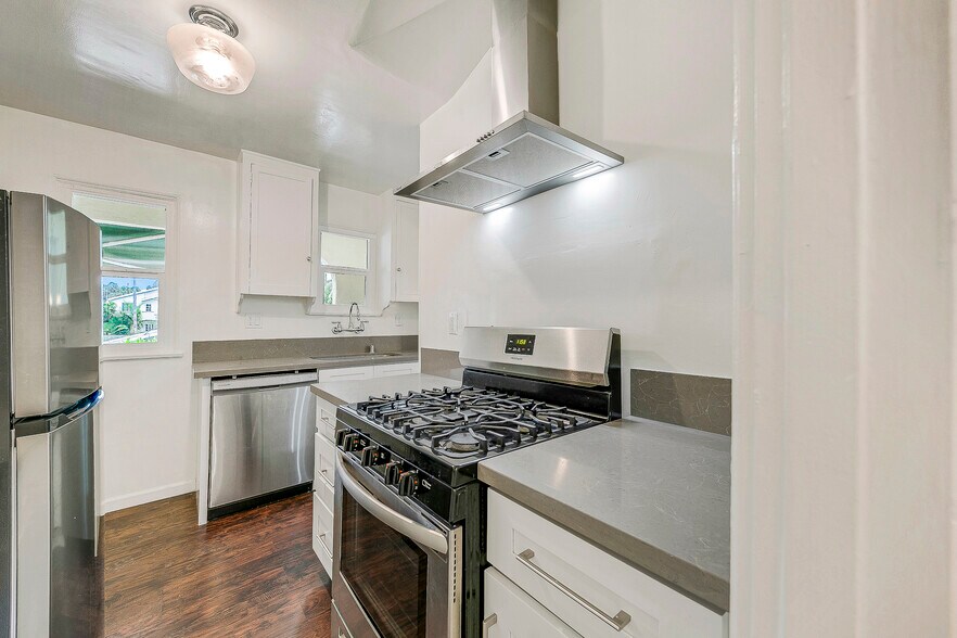Primary Photo - 1027 12th St