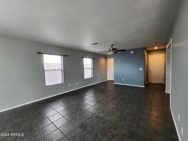 Building Photo - 40443 W Helen Ct