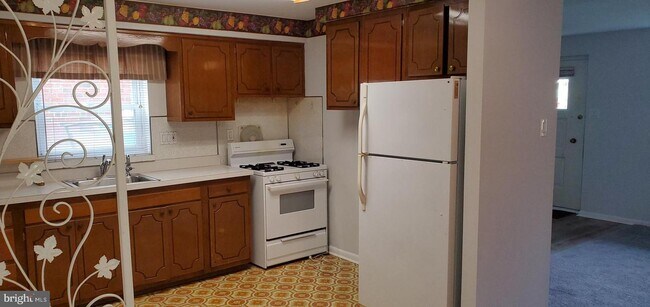 Building Photo - 2170 Strahle St