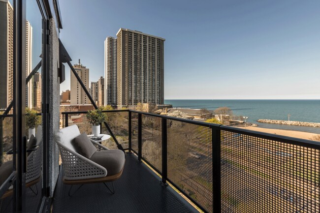 Building Photo - 2 bedroom in Chicago IL 60660
