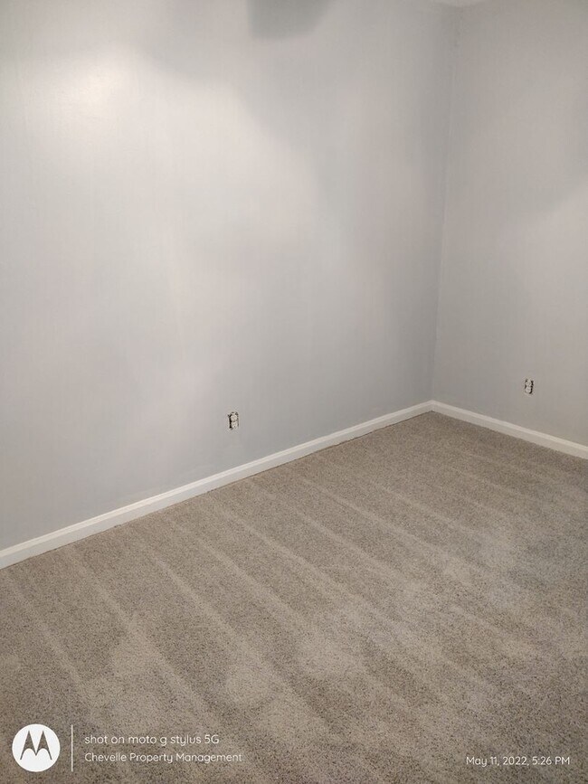 Building Photo - Beautiful 4 Bedroom 1.5 Bath Home for rent