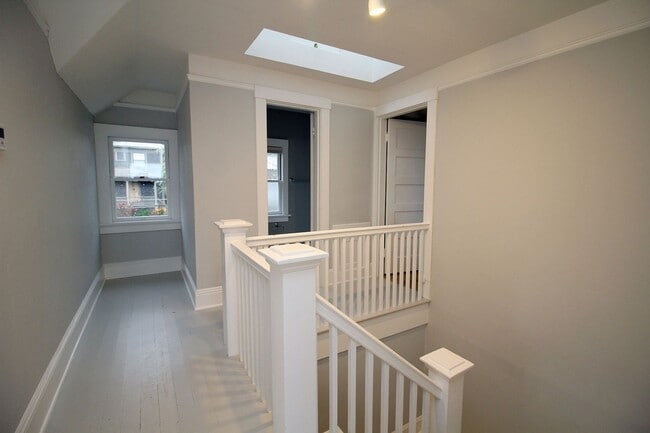 Building Photo - 3309 NW Thurman St