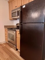 Kitchen appliances - Pinehurst Apartments