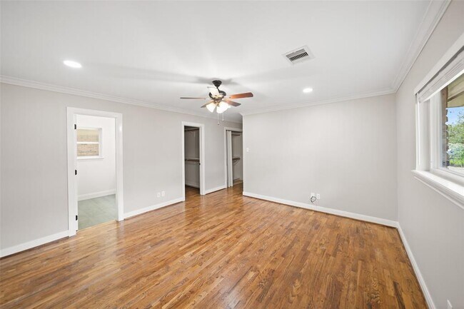Building Photo - 1810 Droxford Dr