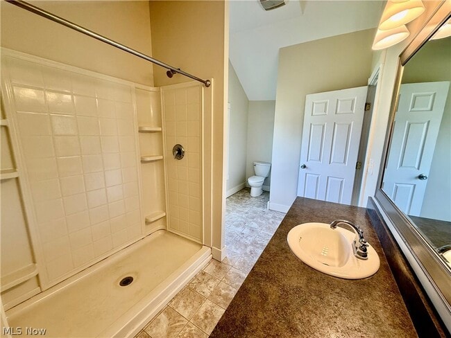 Building Photo - 364 N Chillicothe Rd