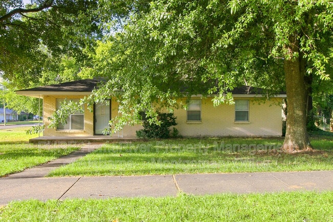 Building Photo - 5818 Wares Ferry Rd
