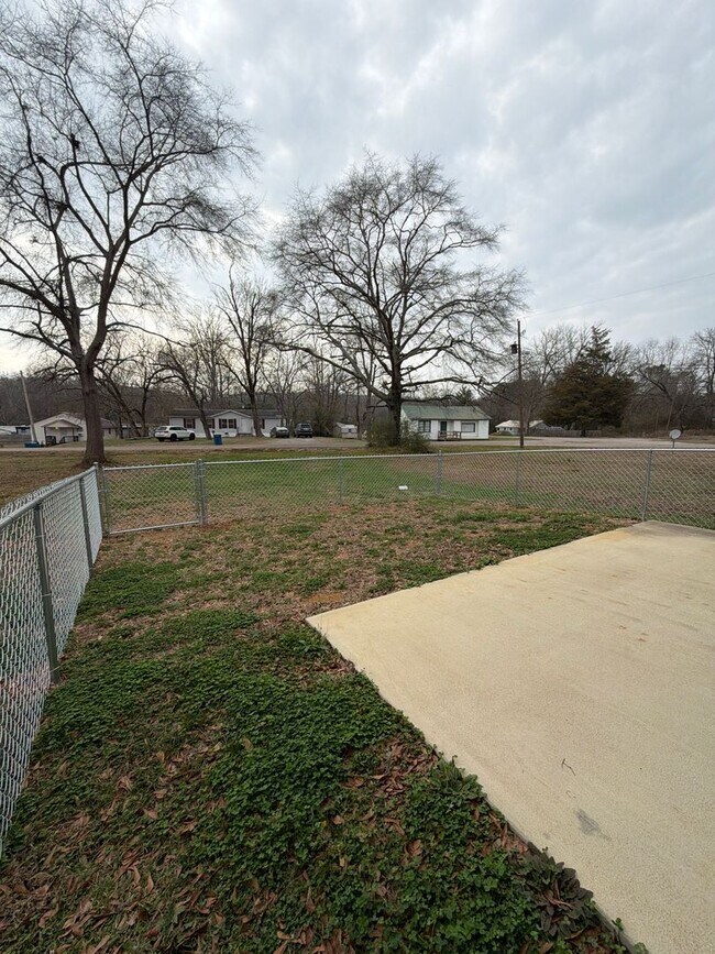 Building Photo - 526 Gadsden Rd NW