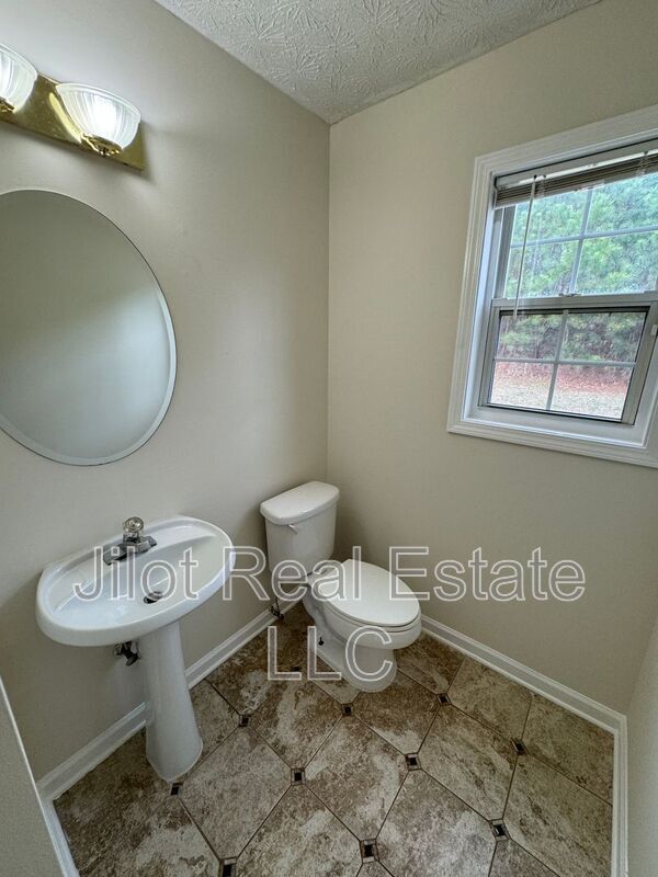 Building Photo - 5376 Sorrells Path