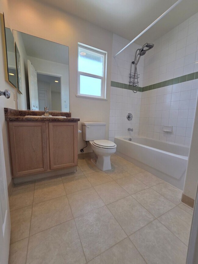 Building Photo - 3/2.5 home in Piilani Villages