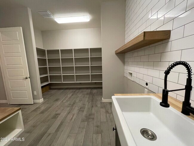 Building Photo - 22834 E Silver Crk Ln