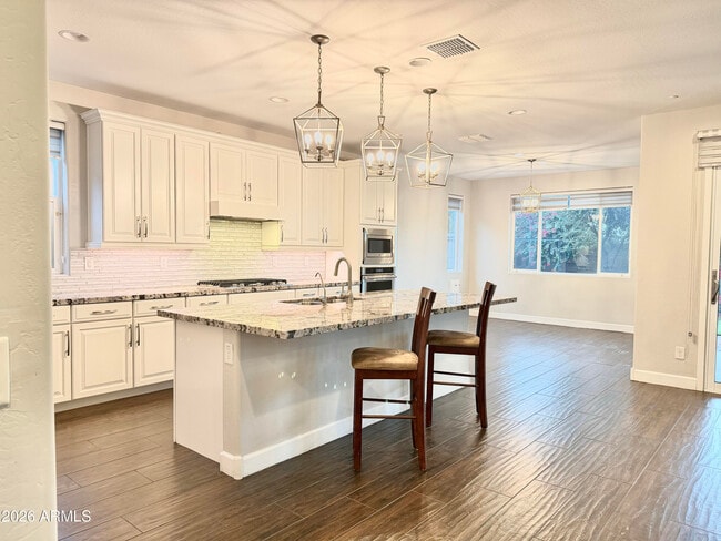 Building Photo - 1732 W Myrna Ln