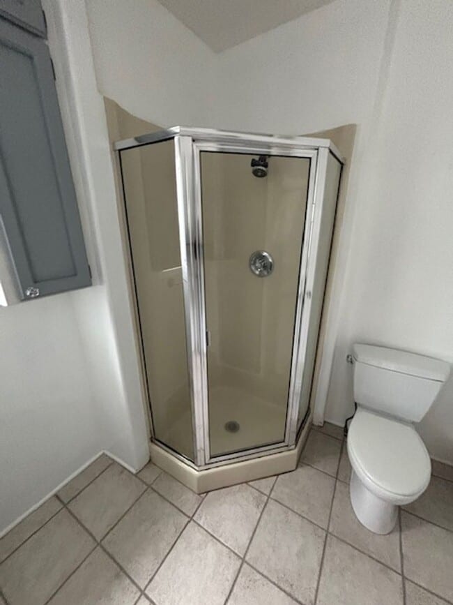 Building Photo - 2 Bedroom 1 Bath Apt in Newberg