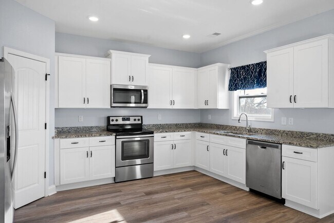 Building Photo - 1180 Henry Pl Blvd