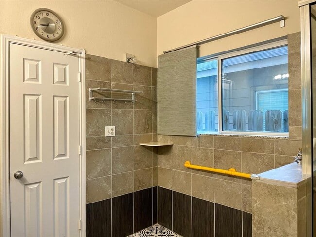 Building Photo - 14574 Empanada Dr