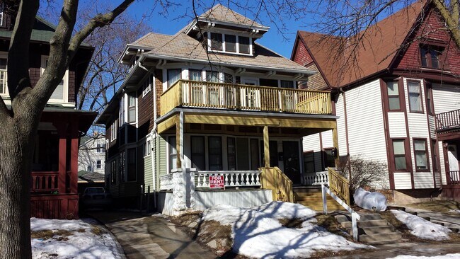 Building Photo - 2937 N Frederick Ave