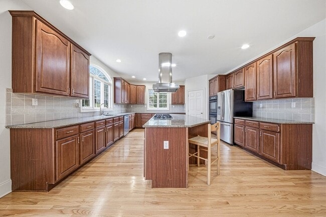 Building Photo - 9 Overlook Rd