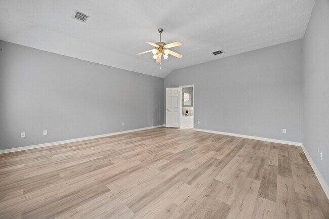 Building Photo - 4500 Upland Cir Dr