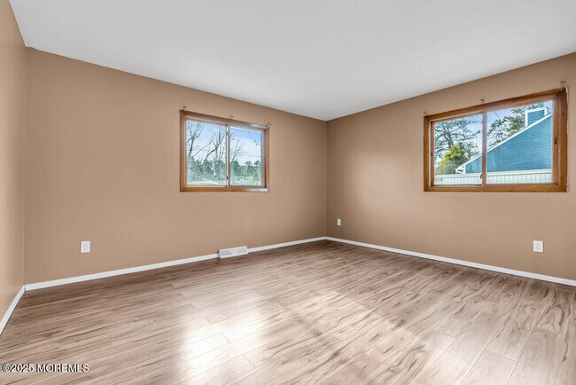 Building Photo - 1841 2nd Ave