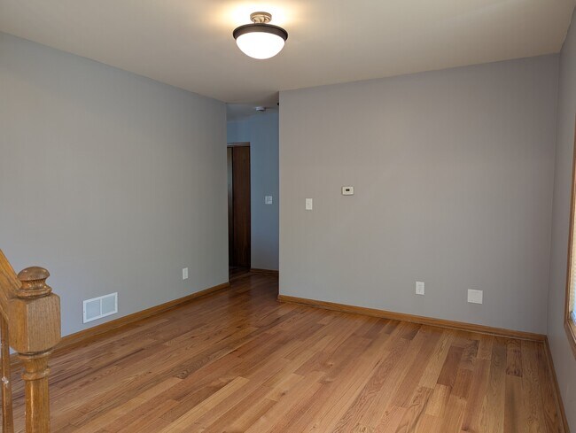 Building Photo - 417 Calgary Way
