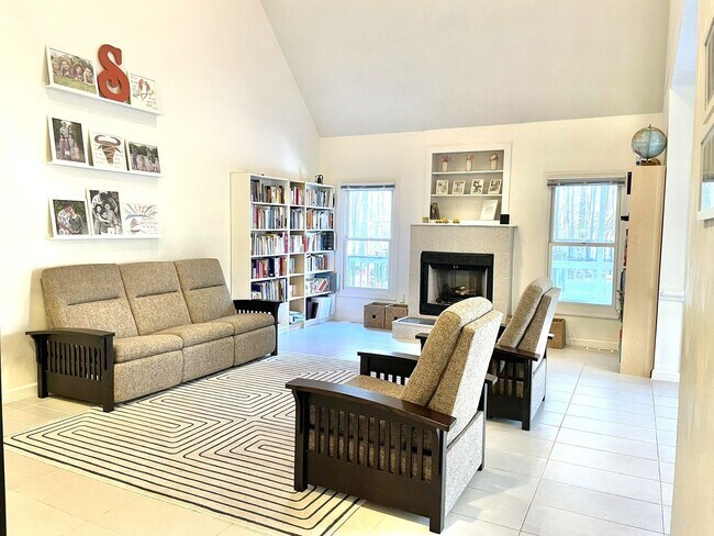 Building Photo - Brick 2 story in Chesapeake