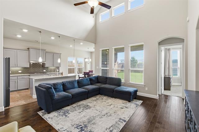 Building Photo - 7452 Reverchon Dr