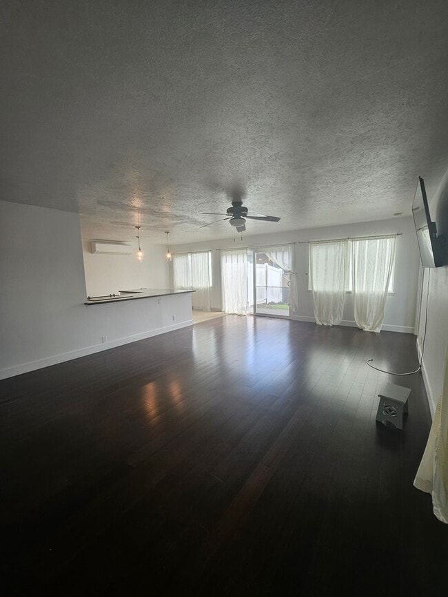 Building Photo - Beautiful 3 Bedroom Home in Komohana Gardens