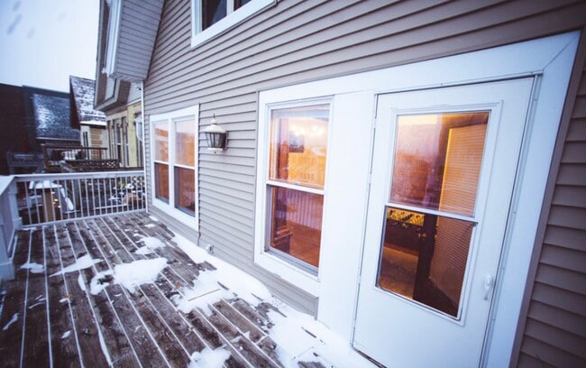 Balcony - 1512 N Jackson St