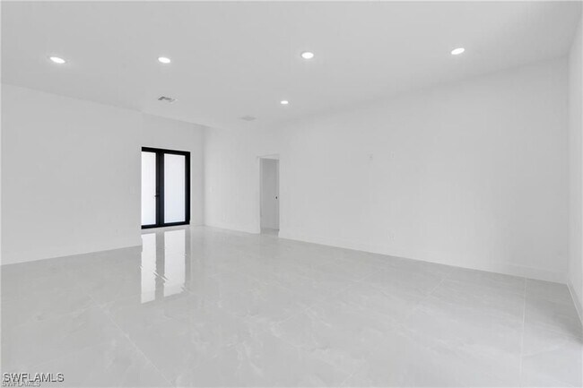 Building Photo - 3315 67th St W