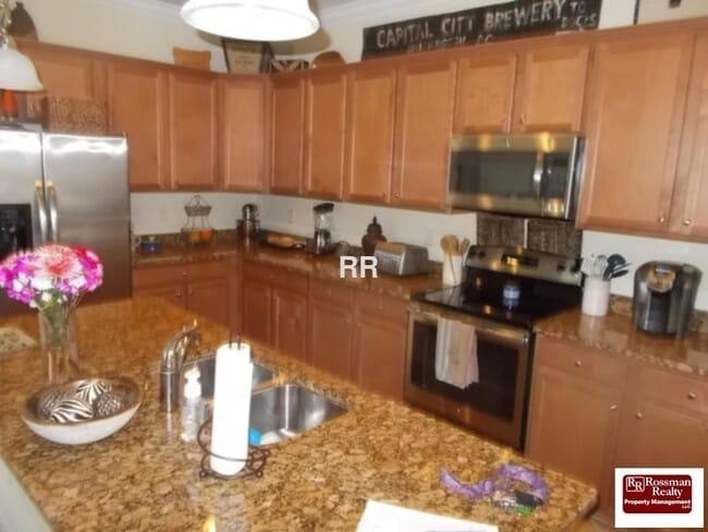 Building Photo - 11294 Red Bluff Ln