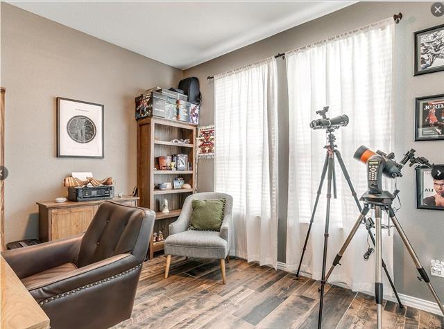 Building Photo - 5825 Valley Haven Way