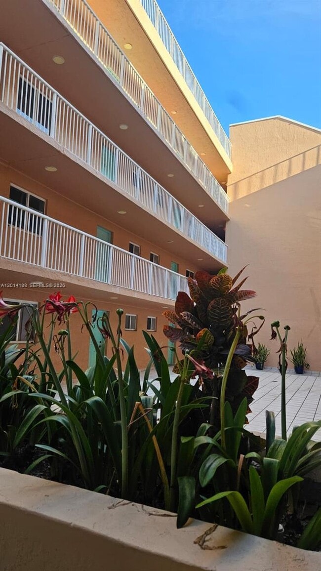 Building Photo - 6801 Harding Ave