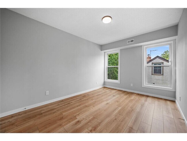 Building Photo - 3379 Brownlow Ave